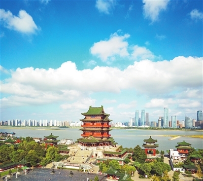 江西日?qǐng)?bào):江西不信藍(lán)天喚不回3月8日(5版)報(bào)道